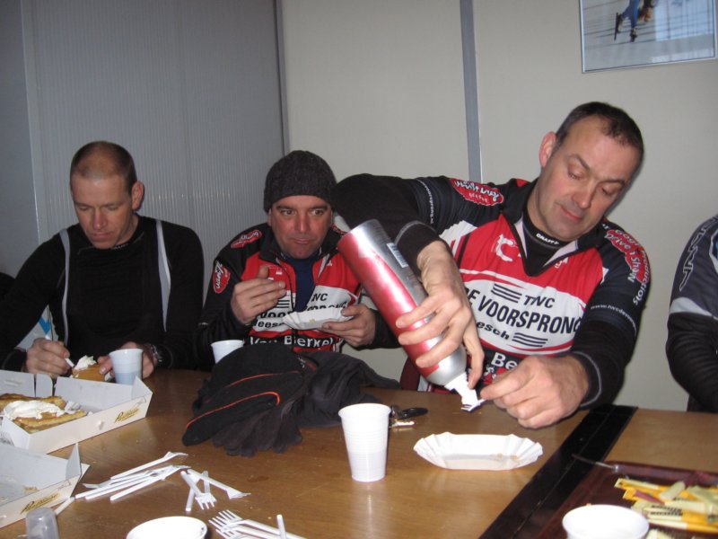 atbdag1422009004.jpg